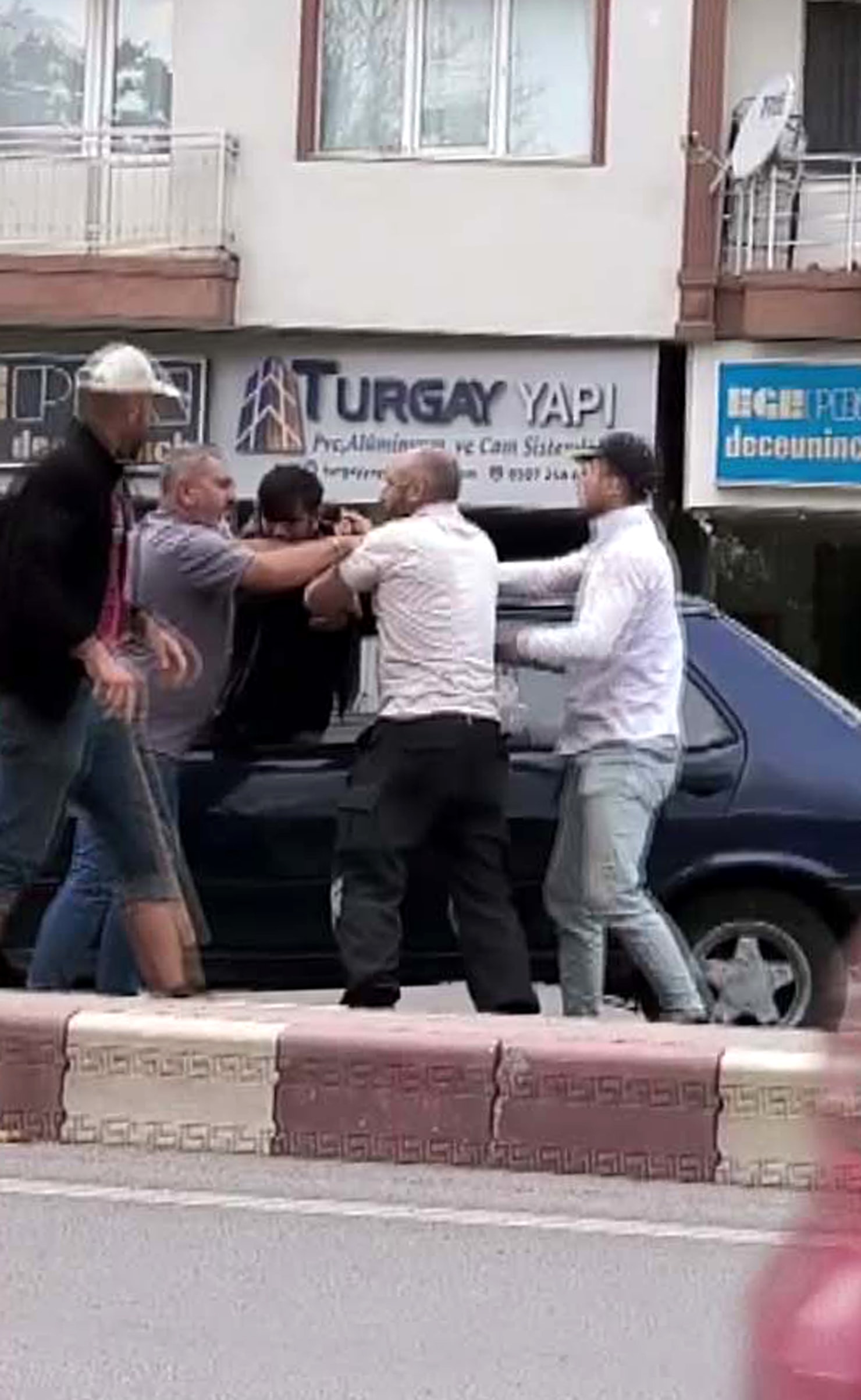 Afyonkarahisar'da Trafik Kavgası: 3 Kişi Tutuklandı