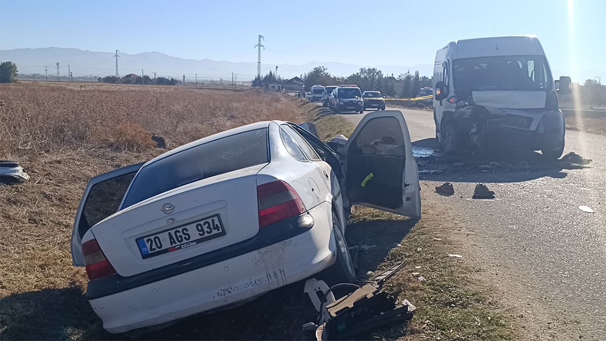 Afyonkarahisar'da Trafik Kazası: 5 Kişi Hayatını Kaybetti