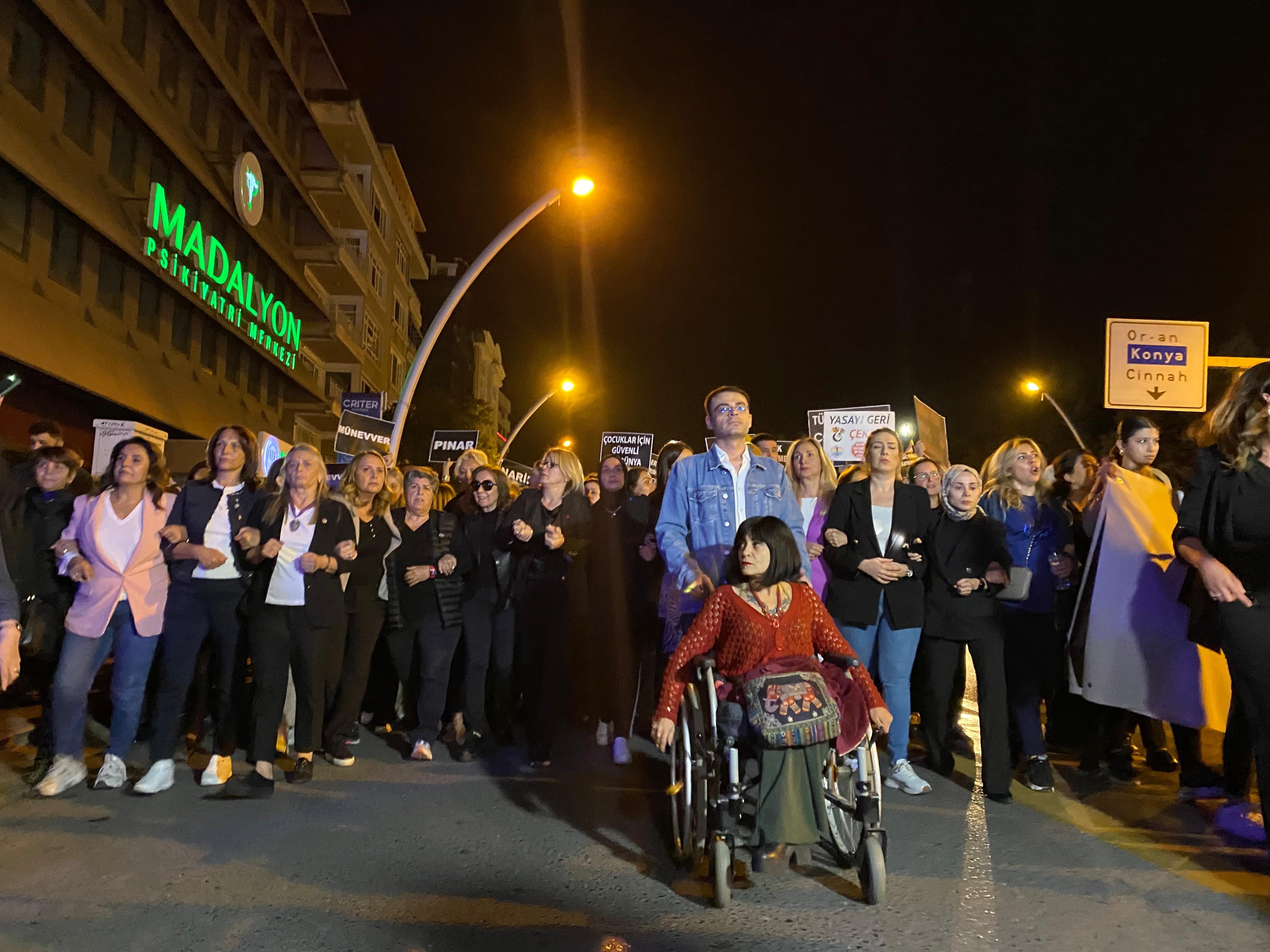 CHP Kadın Kolları'ndan Kız Çocukları İçin Farkındalık Yürüyüşü