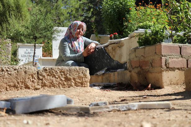 Denizli'de Eşinin Mezarı Kırıldı: Cennet Şanlıtürk'ün Acı Hikayesi