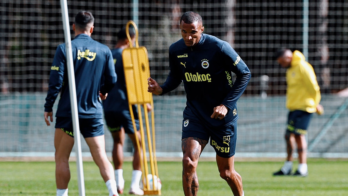 Fenerbahçe, Zorlu Samsunspor Maçına Hazırlanıyor