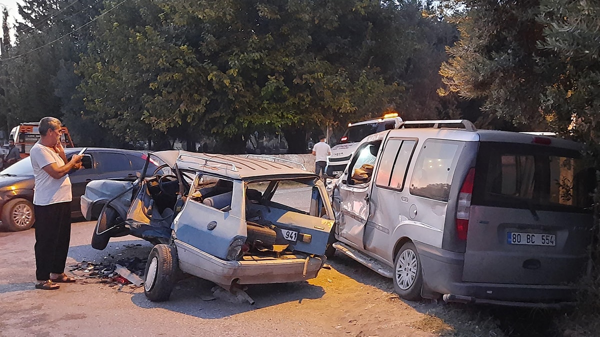 İskenderun'da İş Makinesi ve Dörtyol'da Zincirleme Kaza