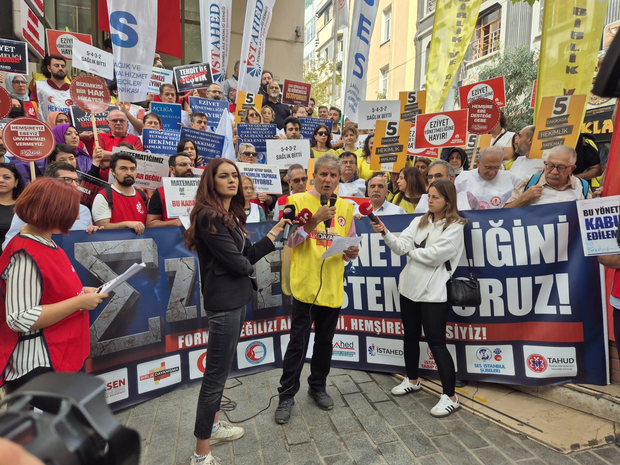 İstanbul'da Sağlık Çalışanlarının Eylemi ve Talepleri