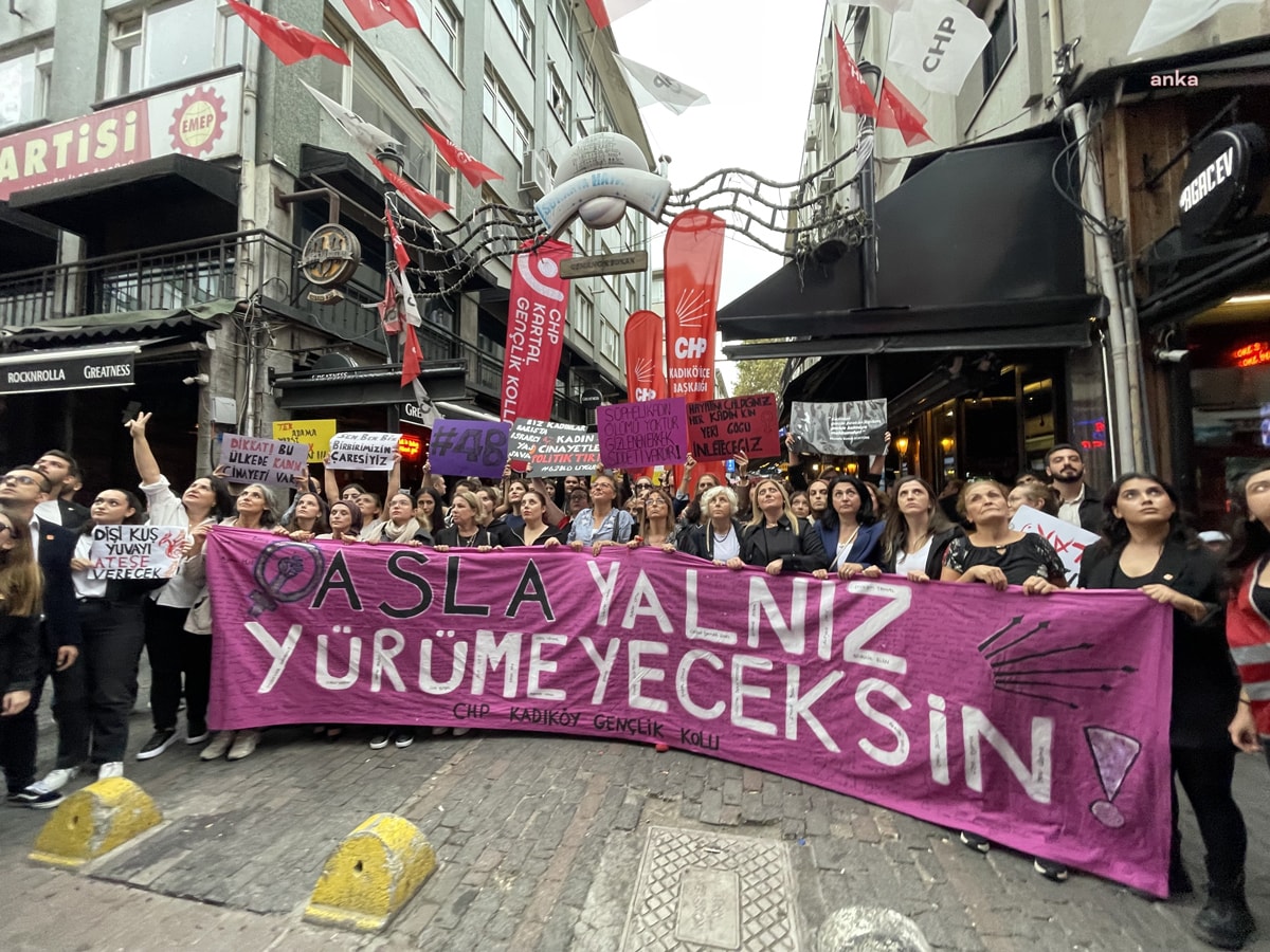 İstanbul Kadıköy'de Kadın Örgütlerinin Protestosu