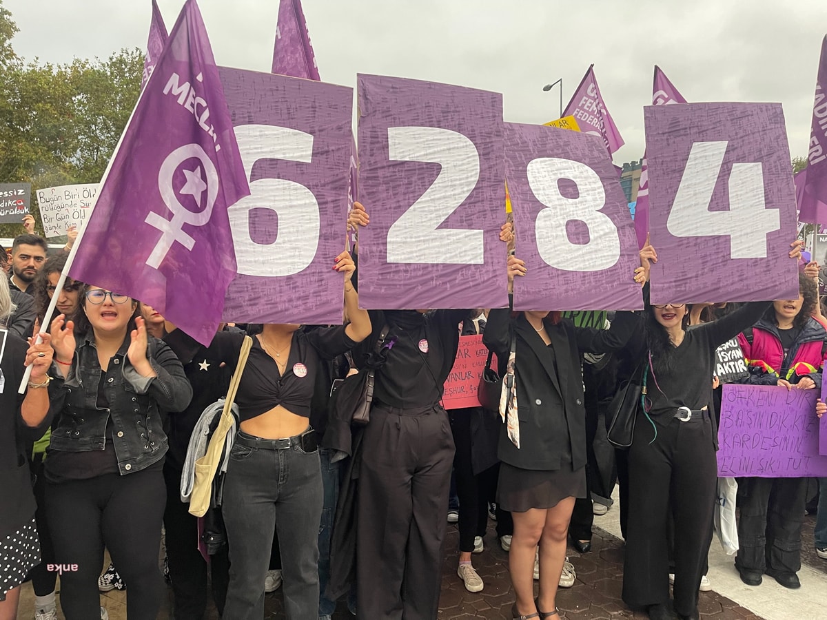 Kadın Örgütleri İstanbul Kadıköy'de Kadına Yönelik Şiddeti Protesto Etti