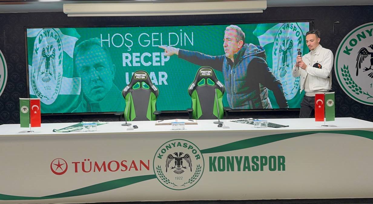 Konyaspor'da Yeni Teknik Direktör Recep Uçar Protesto Edildi