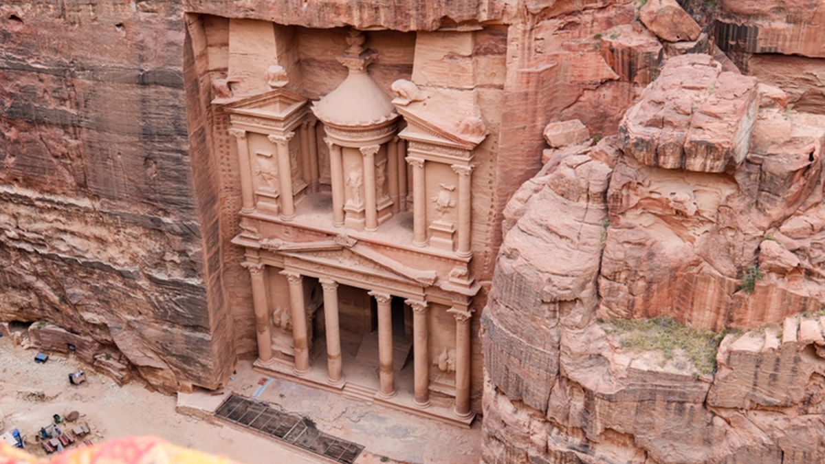 Petra'da Gizemli Bir Keşif: 2000 Yıl Önceye Ait Mezarlar