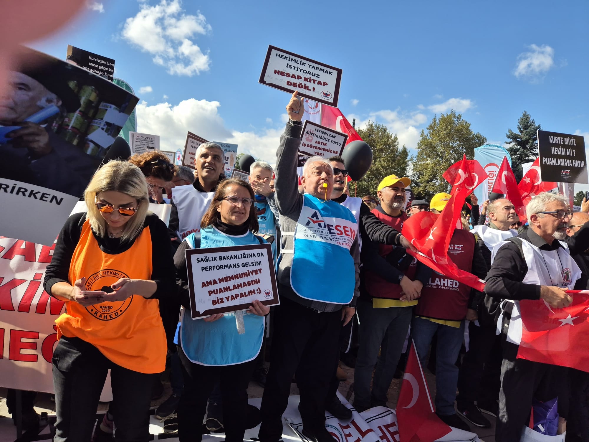 Sağlık Çalışanlarından Büyük Tepki: Aile Hekimliği Sözleşme ve Ödeme Yönetmeliği Taslağı