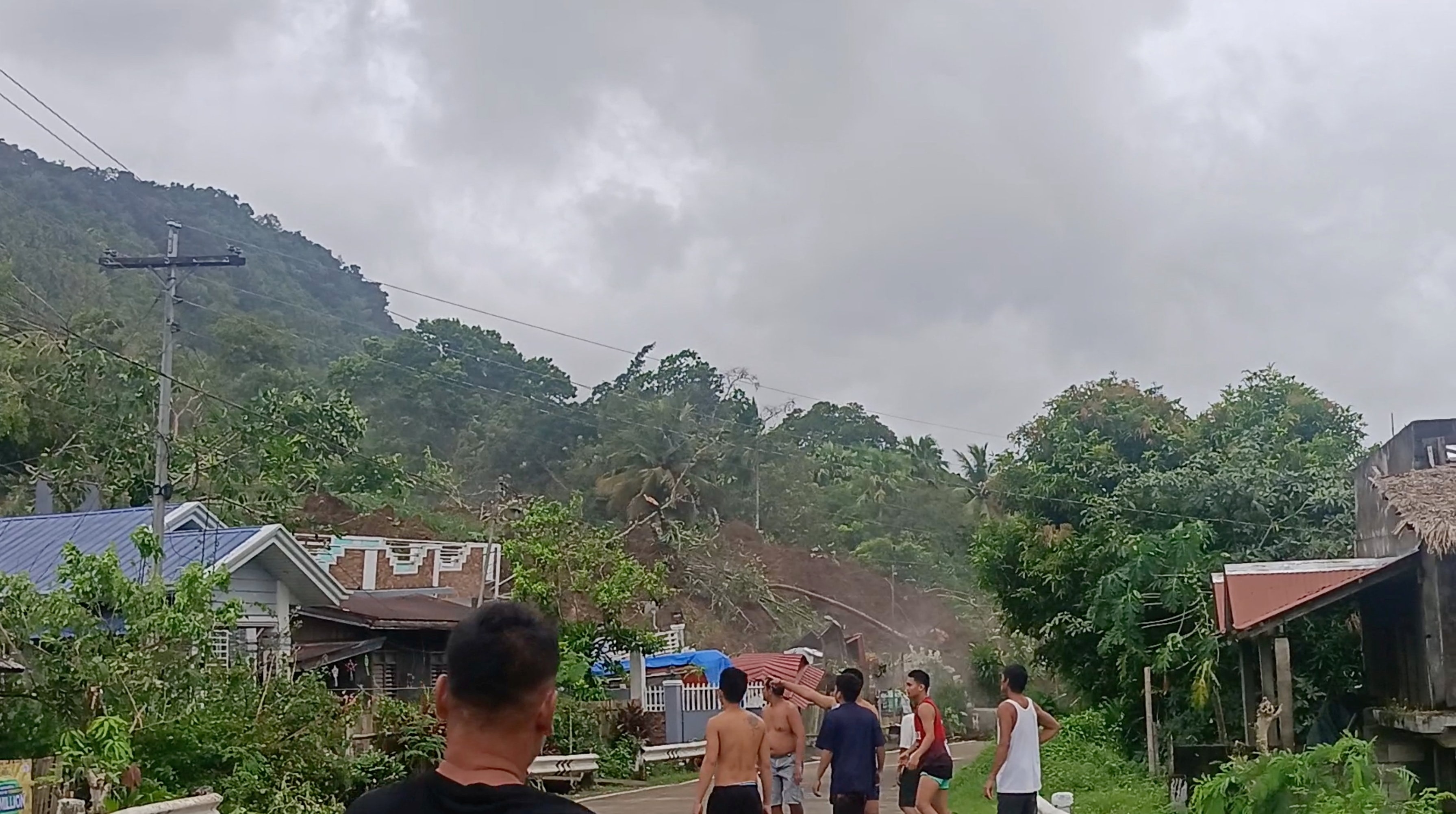 Trami Tropik Fırtınası Filipinler'de Felakete Yol Açtı