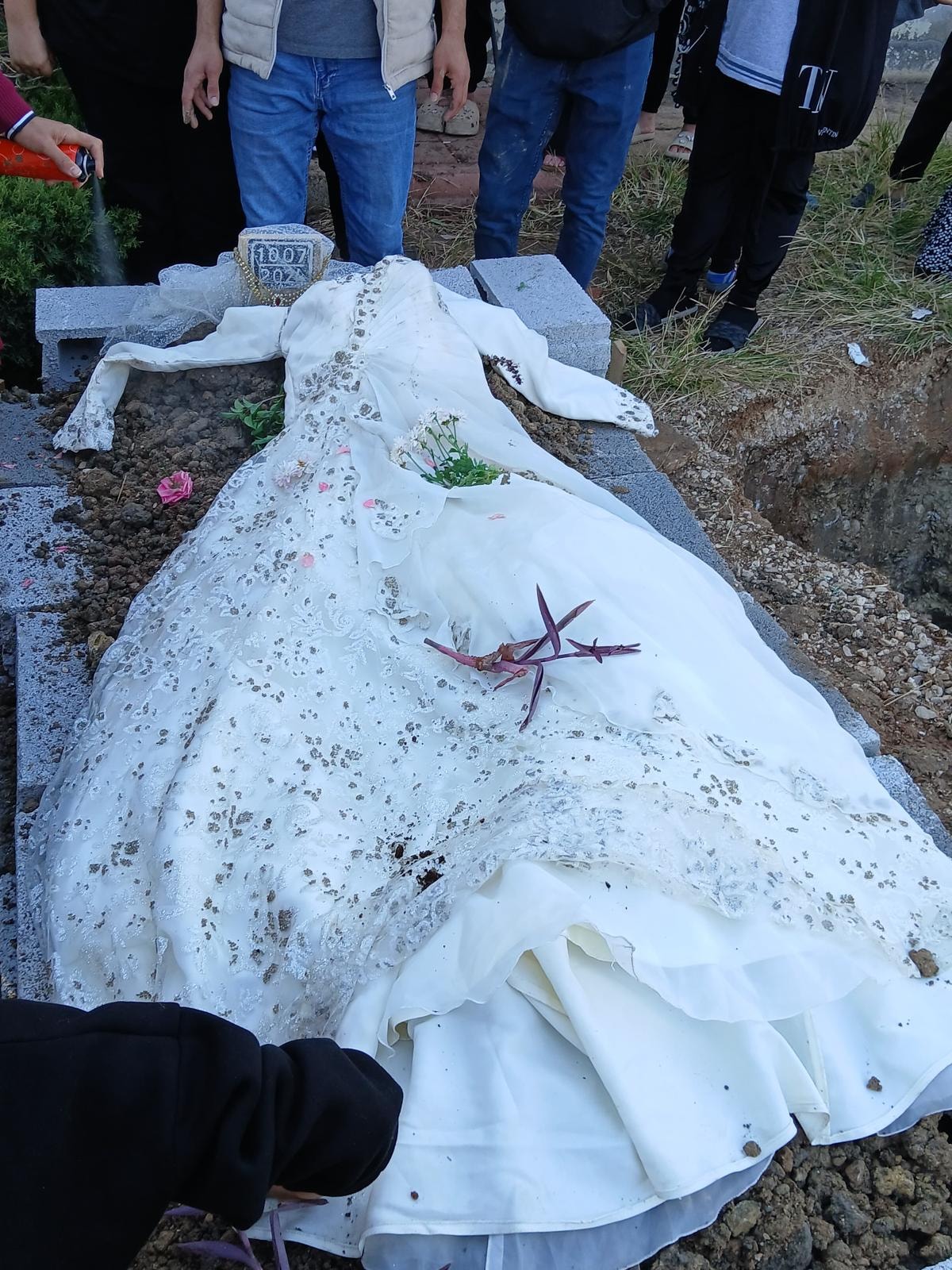 Adana'da Lise Öğrencisi Medine Gezer'in Ölümü Üzerine Aile İhmal İddiasında Bulundu