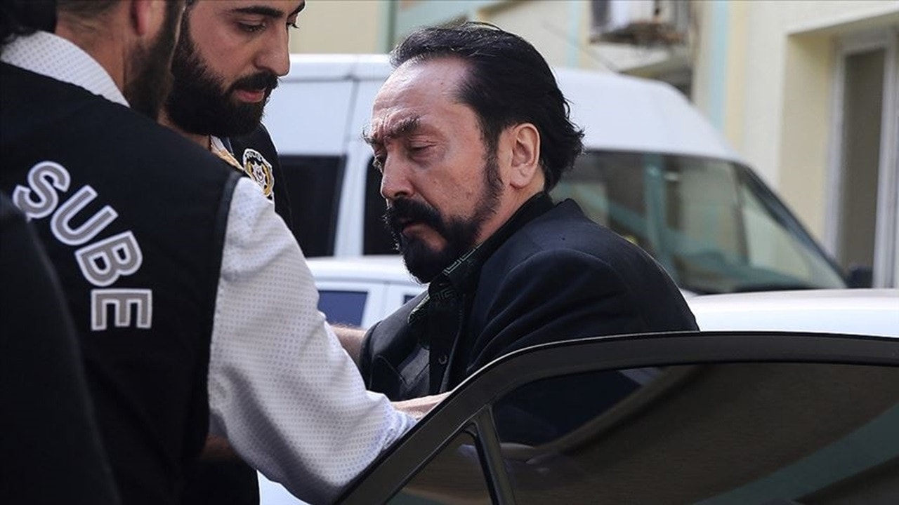 Adnan Oktar Silahlı Suç Örgütü Davası Başladı