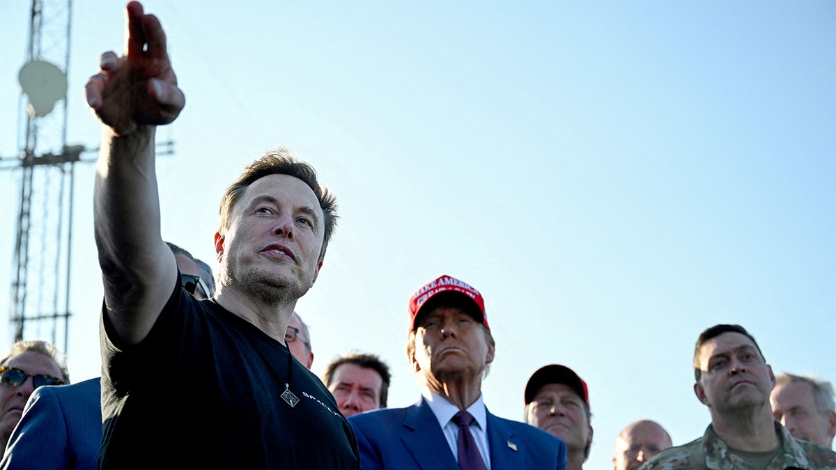 Elon Musk ve Donald Trump'ın Uzay Maceraları