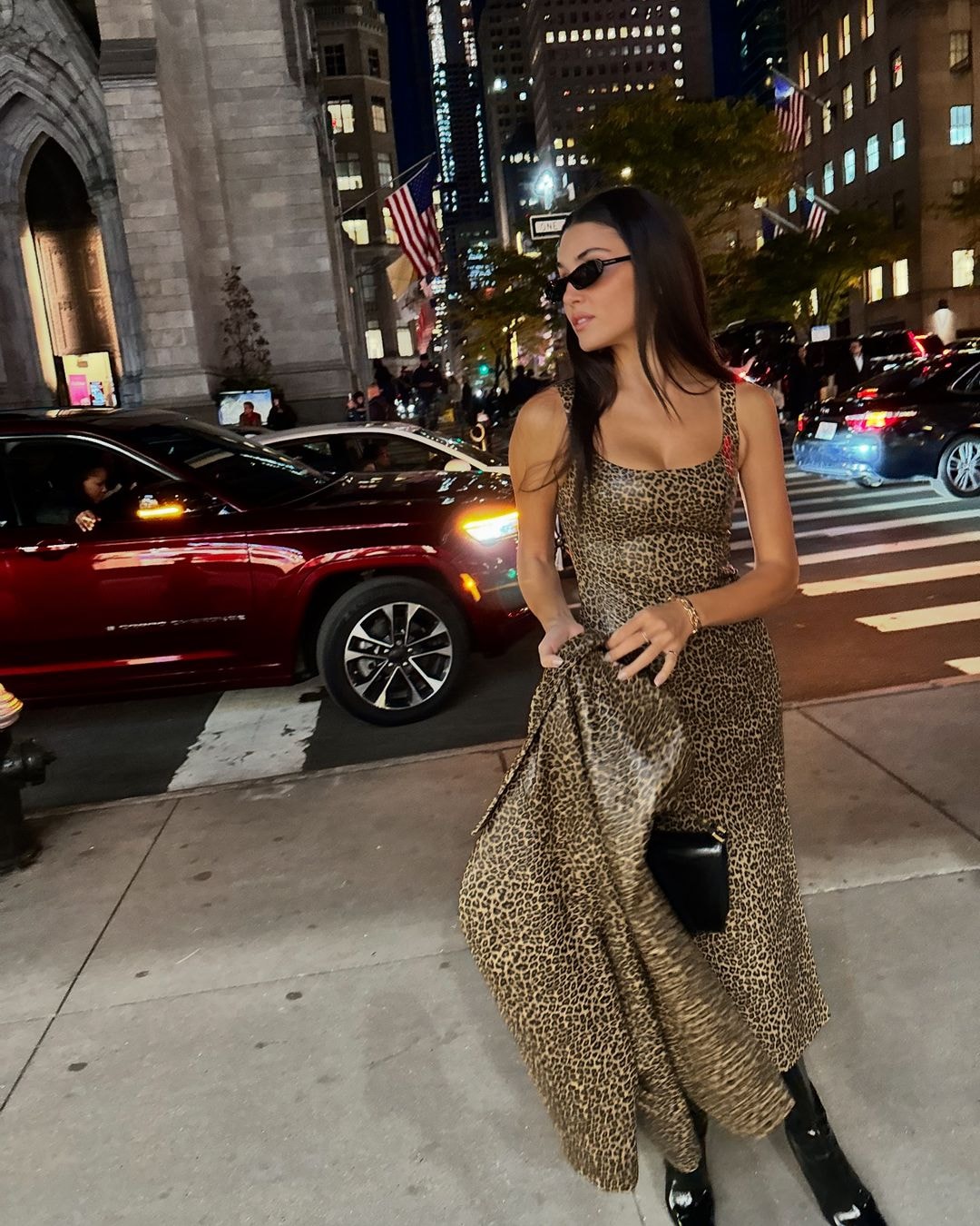 Hande Erçel, New York'ta Ödül Aldı ve Tatil Yapıyor