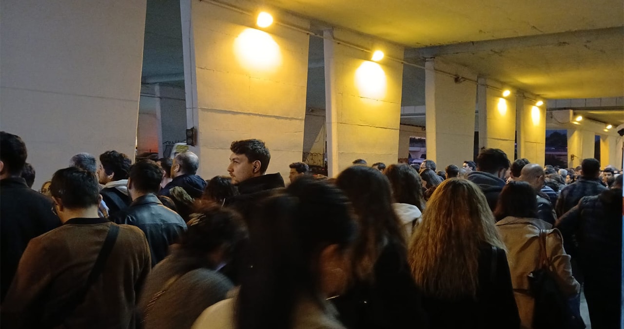 İstanbul'da İş Çıkışı Metrobüs Yoğunluğu