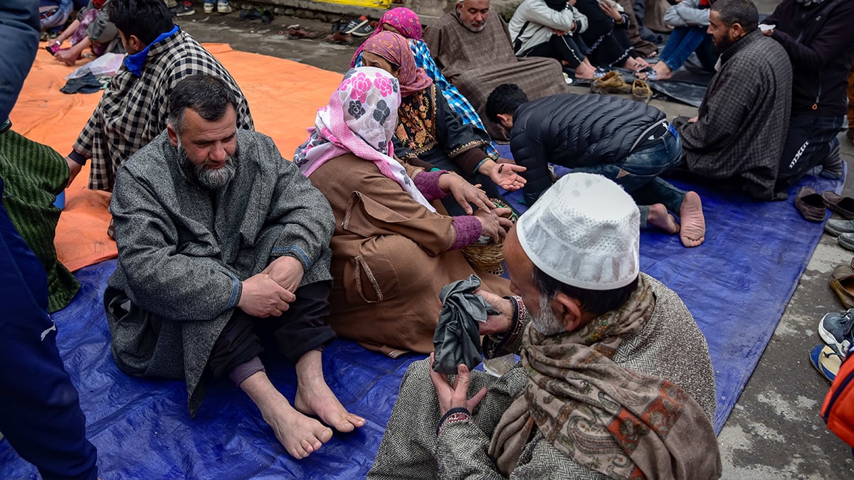 Keşmir'in Şifalı Sülükleri: Geleneksel Tedavi Yöntemleri