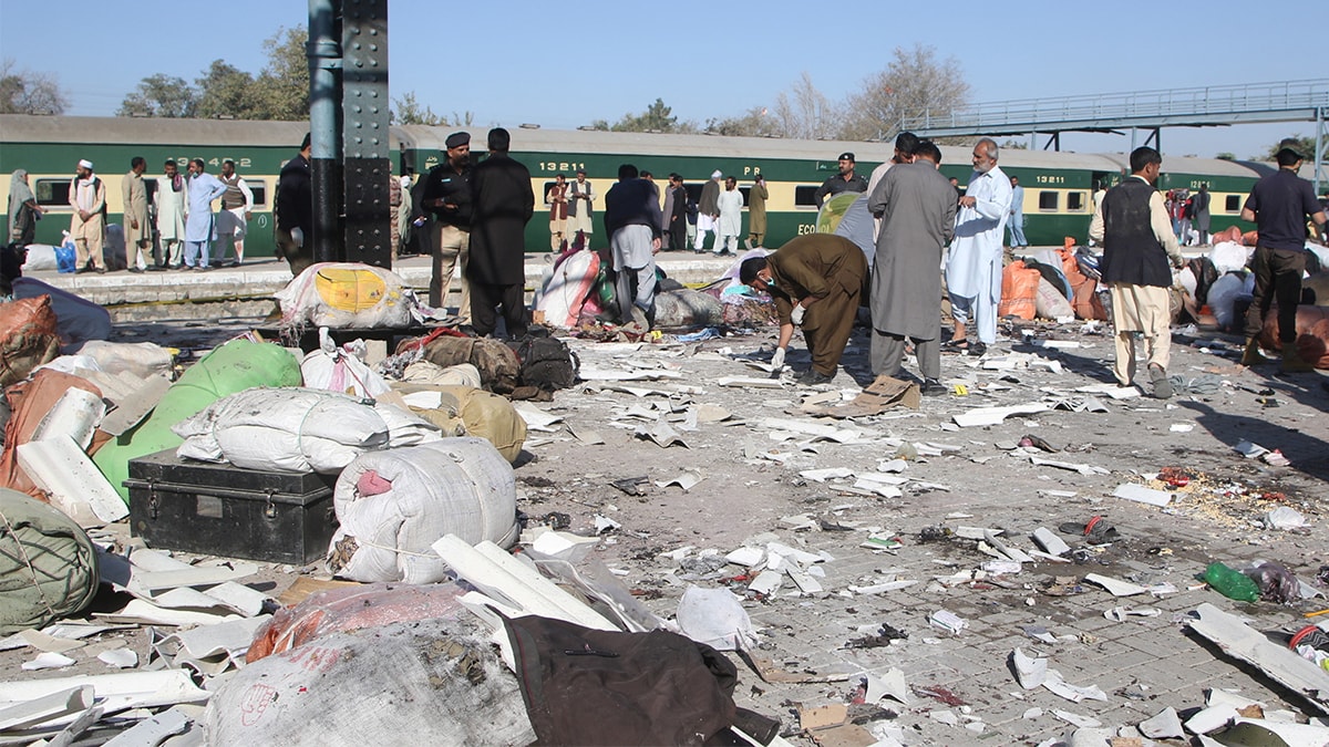 Pakistan'da Bombalı Terör Saldırısı: 24 Ölü, 40 Yaralı