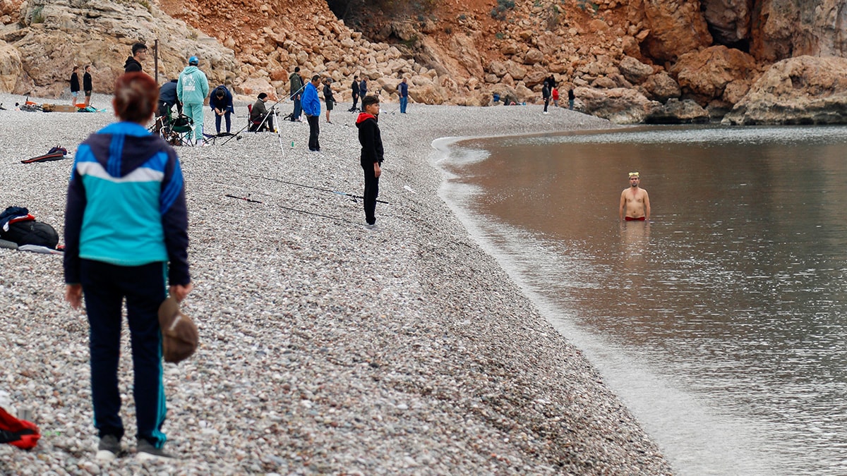 Tahtalı Dağı'na Mevsimin İlk Karı Düştü