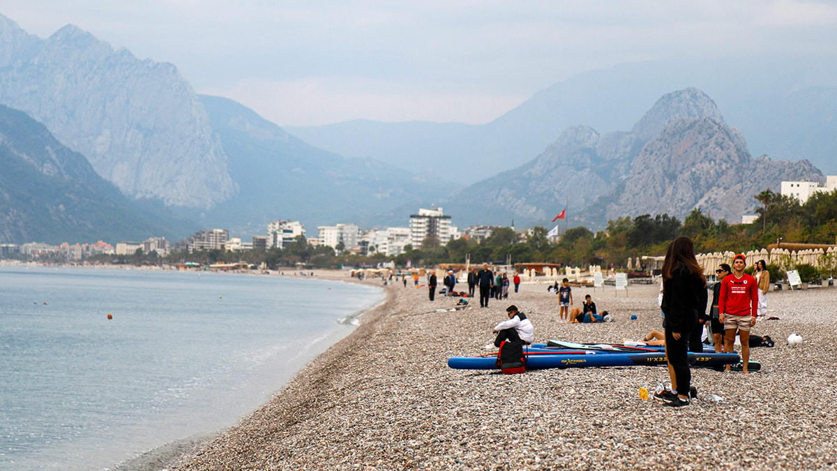 Tahtalı Dağı'na Mevsimin İlk Karı Düştü